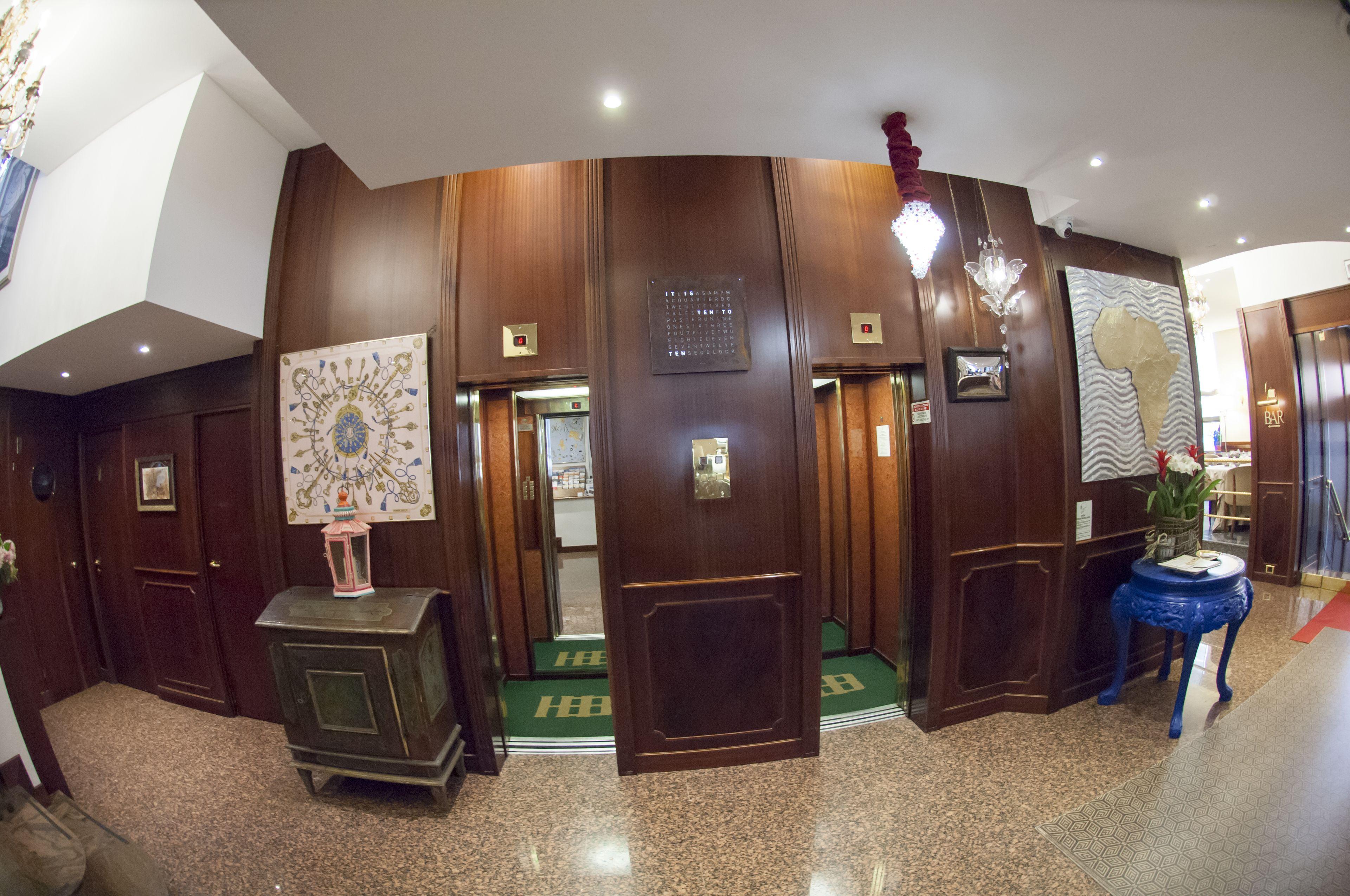 Hotel Bristol — Foto 1